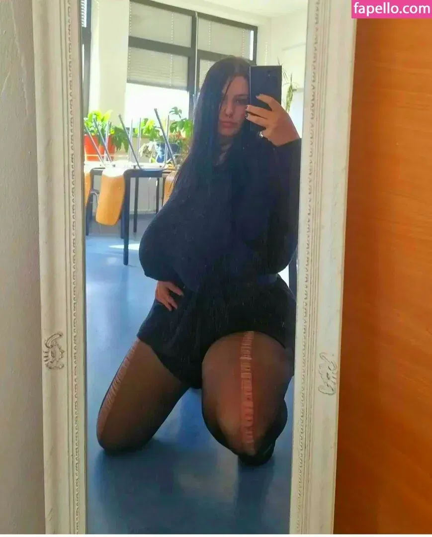 thethreeheadedsnake Onlyfans Photo Gallery 