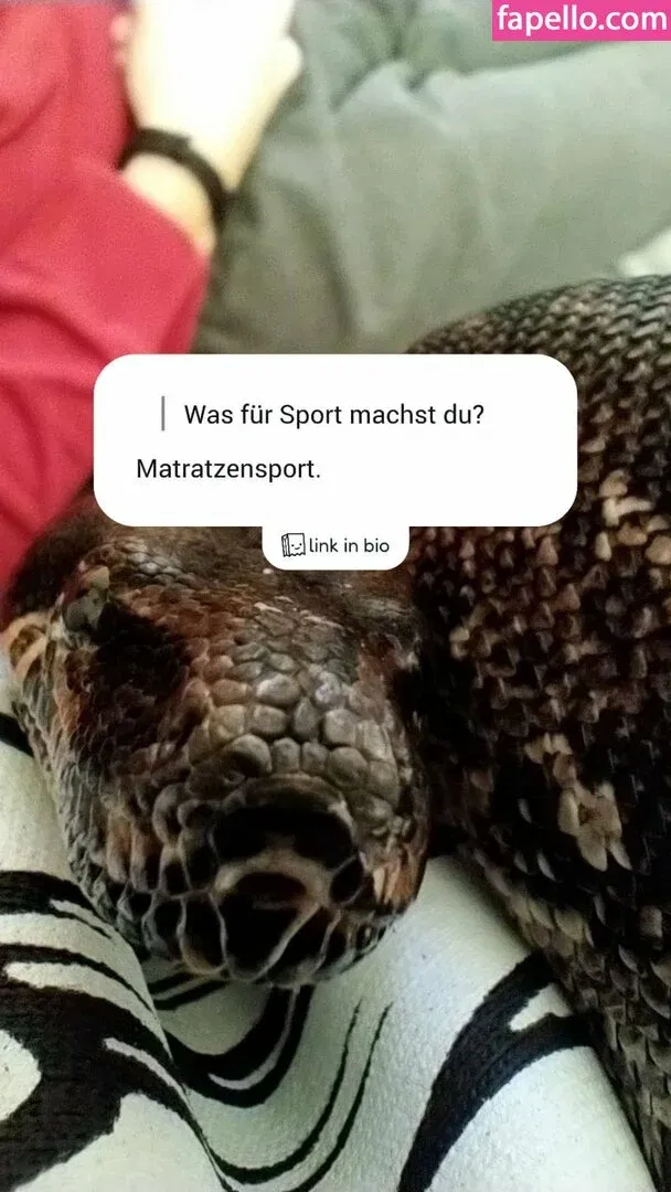 thethreeheadedsnake Onlyfans Photo Gallery 