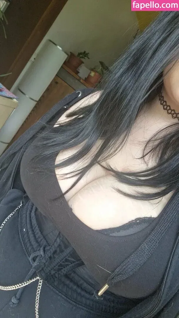 thethreeheadedsnake Onlyfans Photo Gallery 