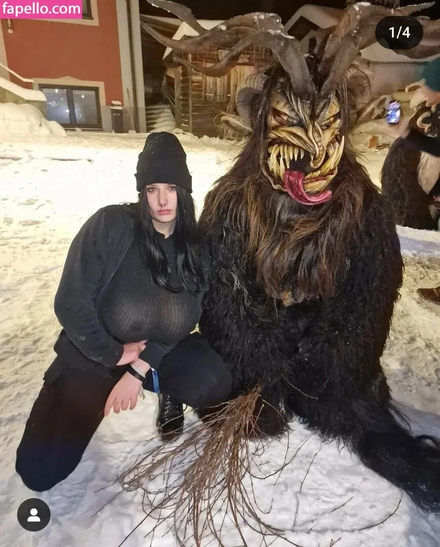 thethreeheadedsnake Onlyfans Photo Gallery 