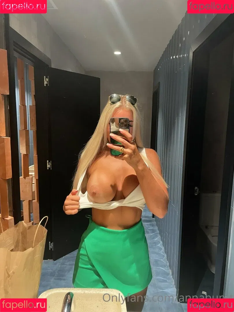 annahuntt Onlyfans Photo Gallery 