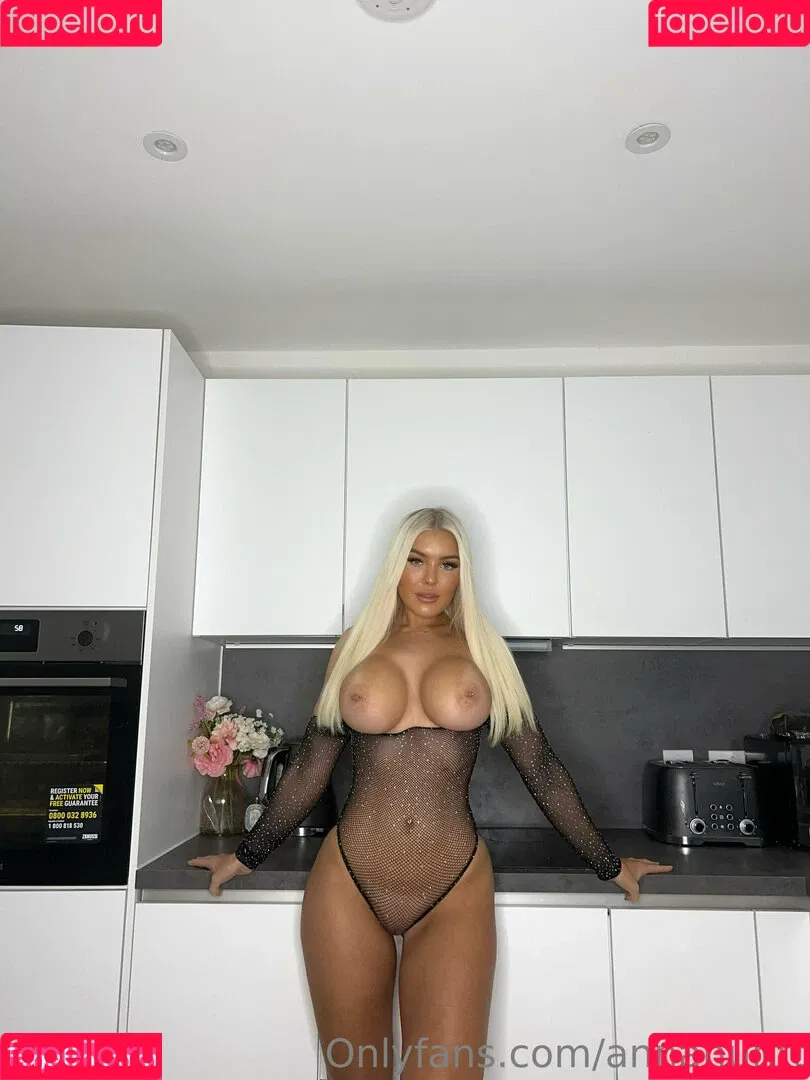 annahuntt Onlyfans Photo Gallery 