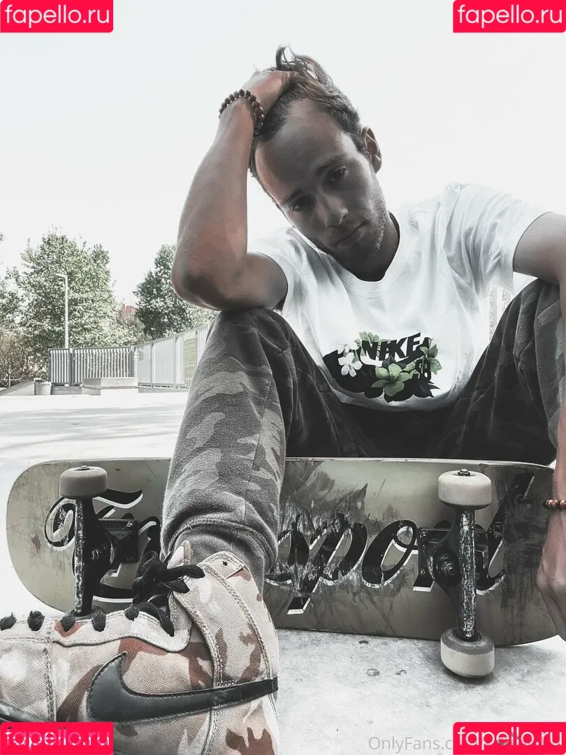 skaterrboi Onlyfans Photo Gallery 