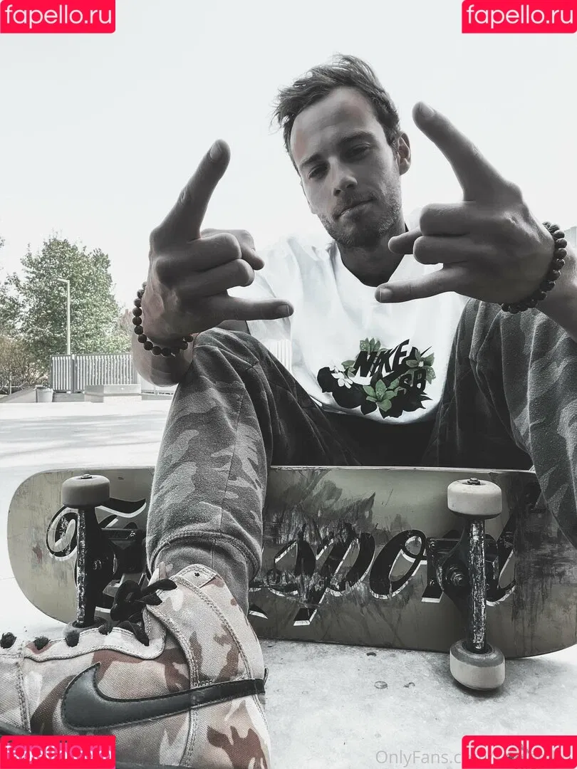 skaterrboi Onlyfans Photo Gallery 
