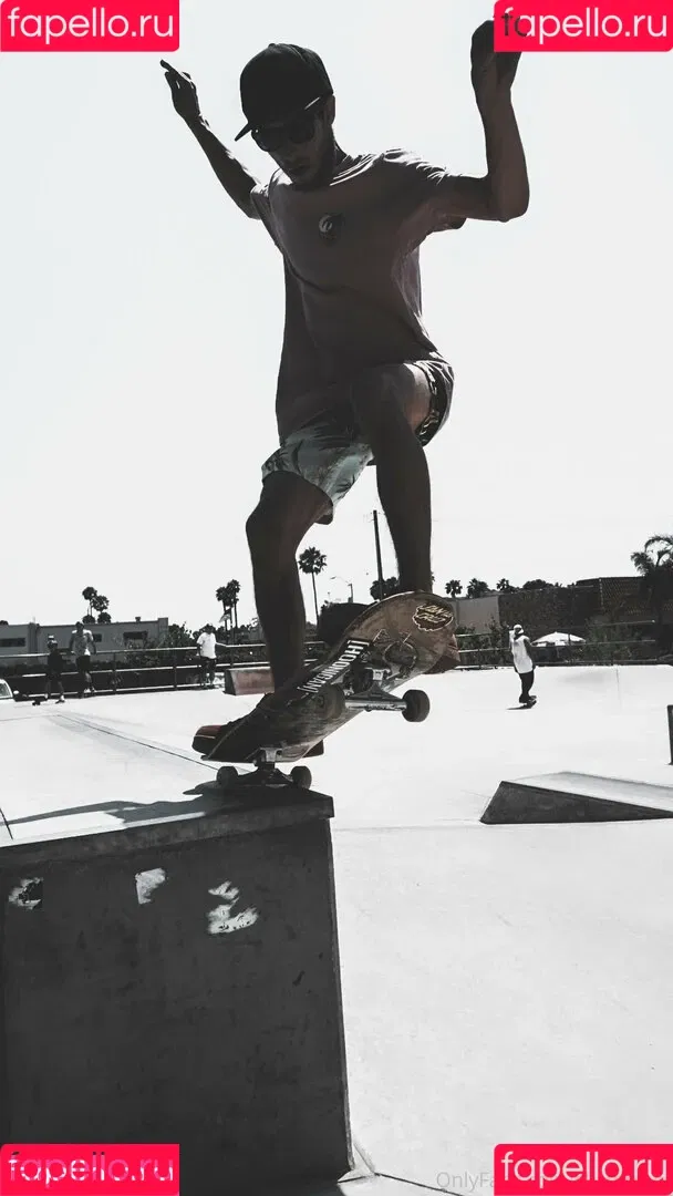 skaterrboi Onlyfans Photo Gallery 