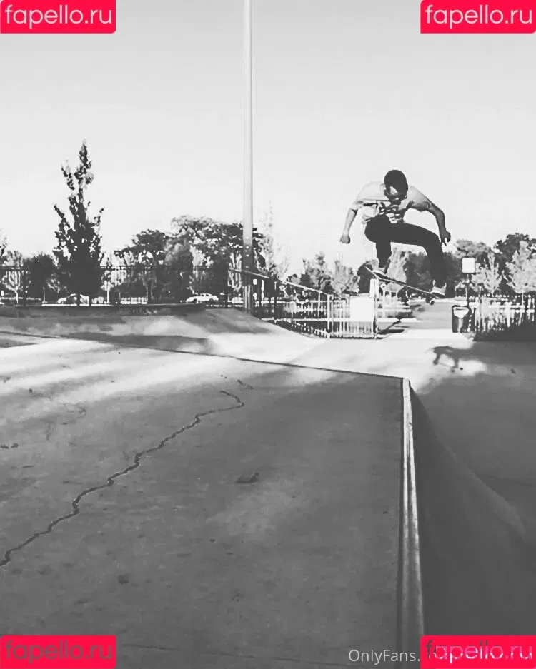 skaterrboi Onlyfans Photo Gallery 