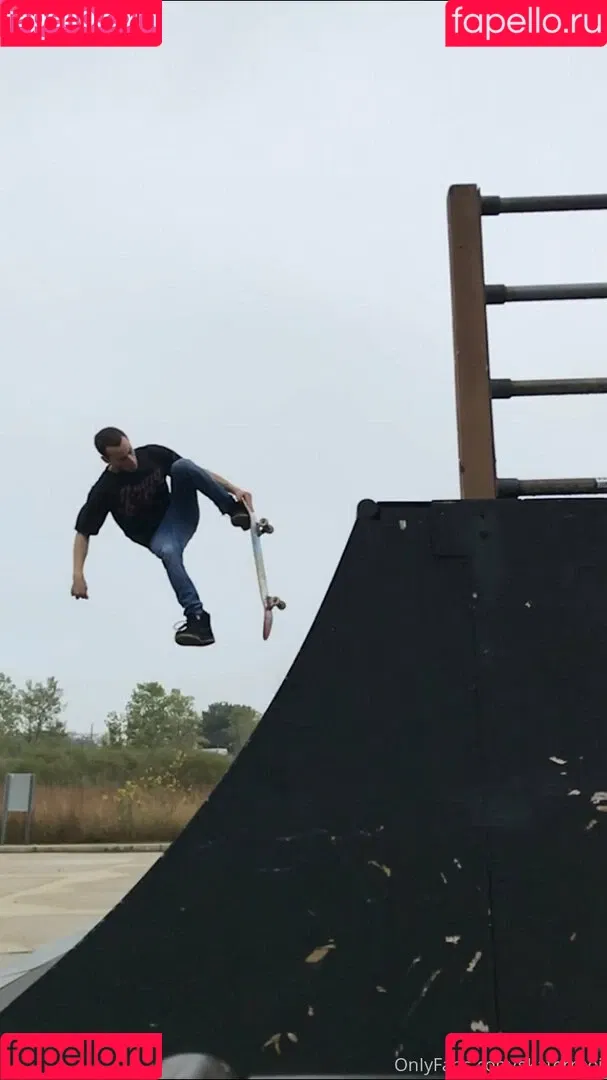 skaterrboi Onlyfans Photo Gallery 