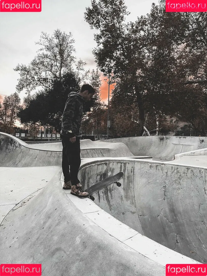 skaterrboi Onlyfans Photo Gallery 
