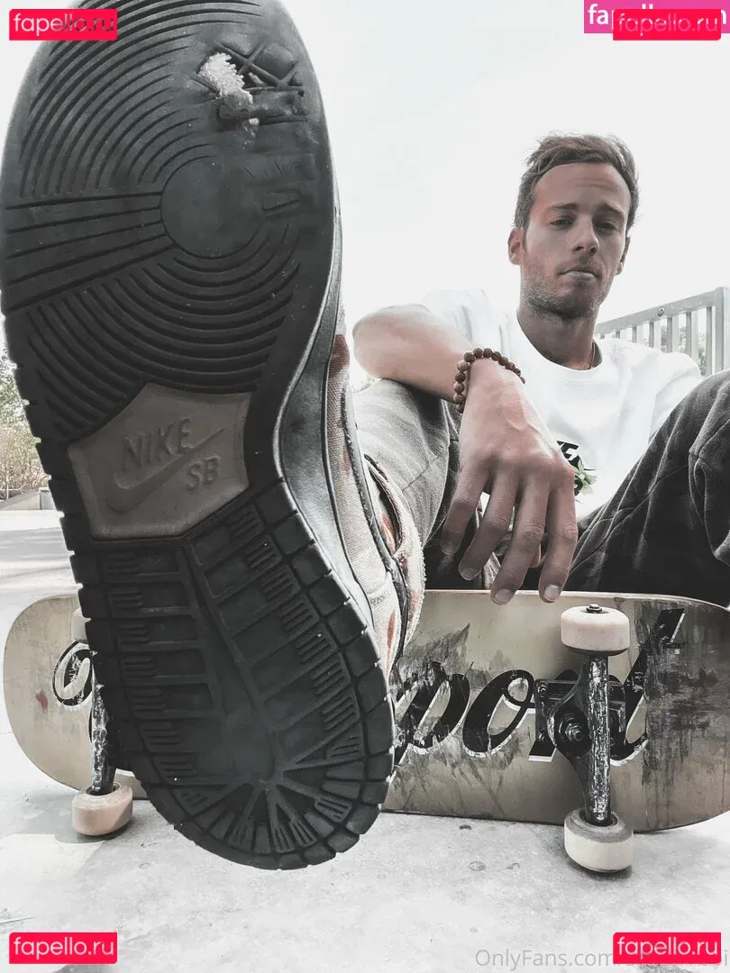 skaterrboi Onlyfans Photo Gallery 