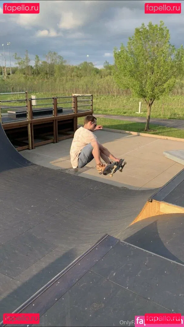 skaterrboi Onlyfans Photo Gallery 