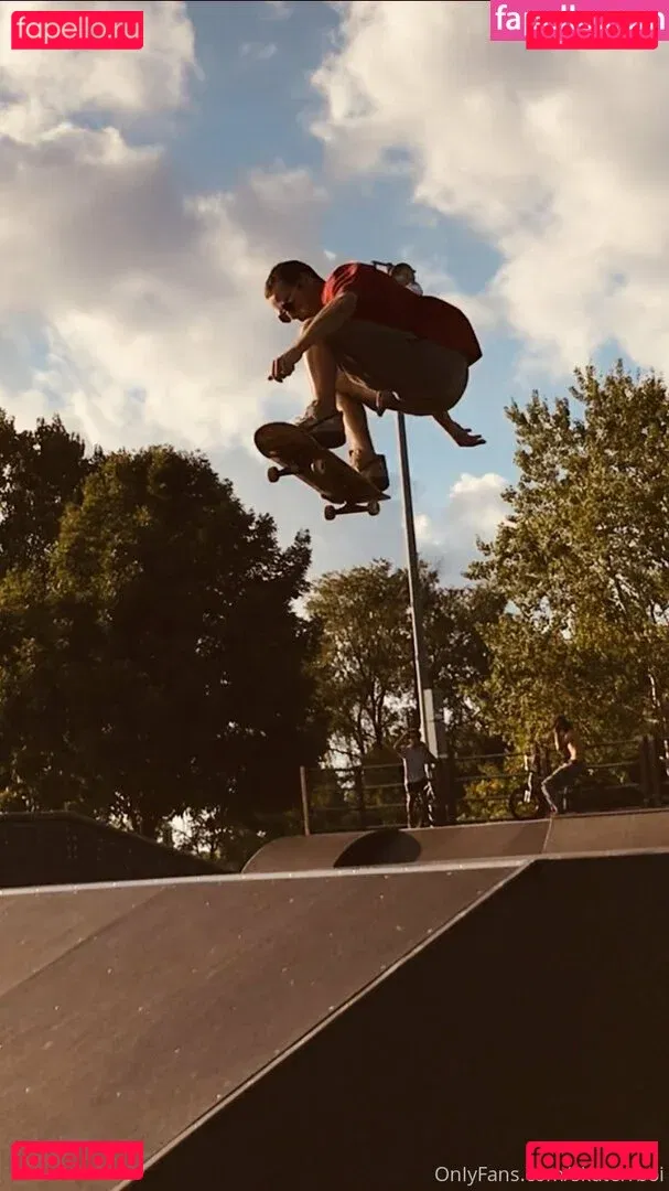 skaterrboi Onlyfans Photo Gallery 