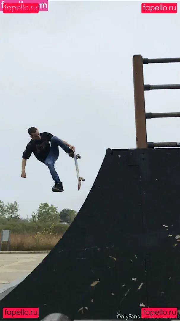 skaterrboi Onlyfans Photo Gallery 
