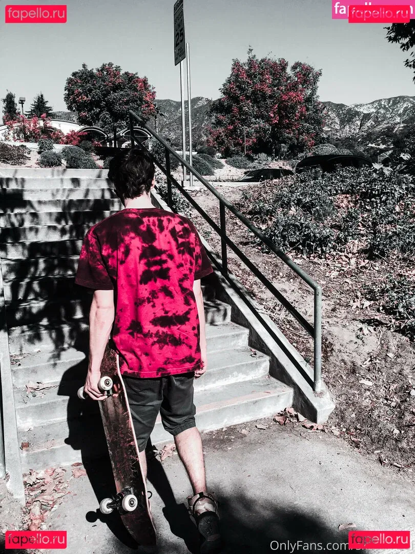 skaterrboi Onlyfans Photo Gallery 