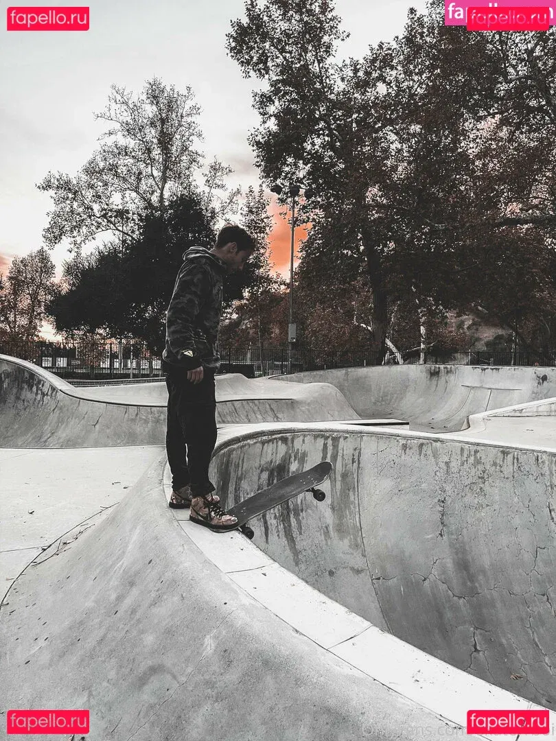 skaterrboi Onlyfans Photo Gallery 