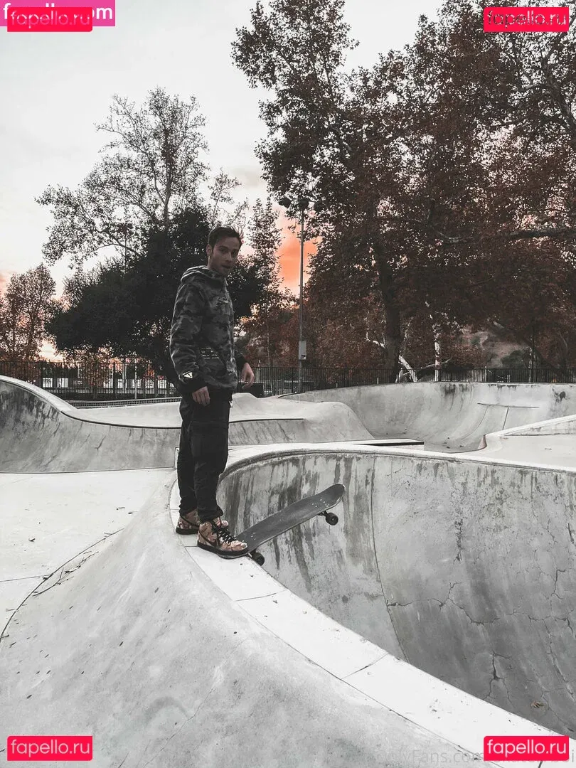 skaterrboi Onlyfans Photo Gallery 