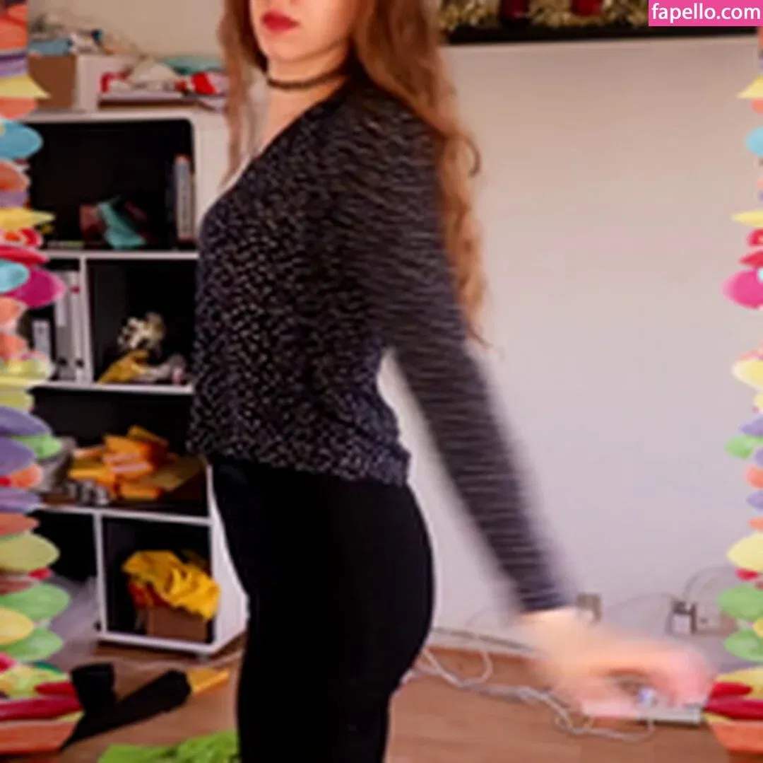 Rapunzel ASMR Onlyfans Photo Gallery 