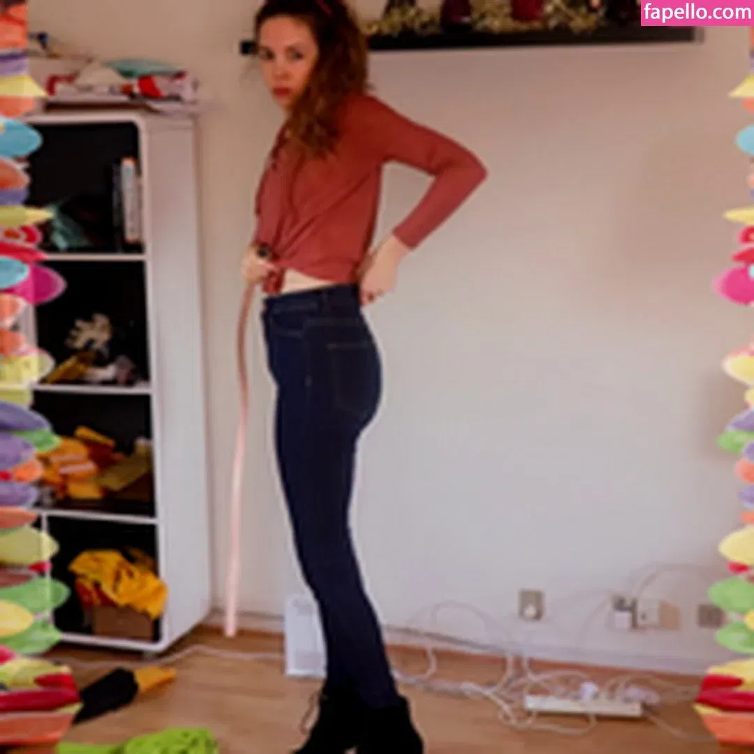 Rapunzel ASMR Onlyfans Photo Gallery 