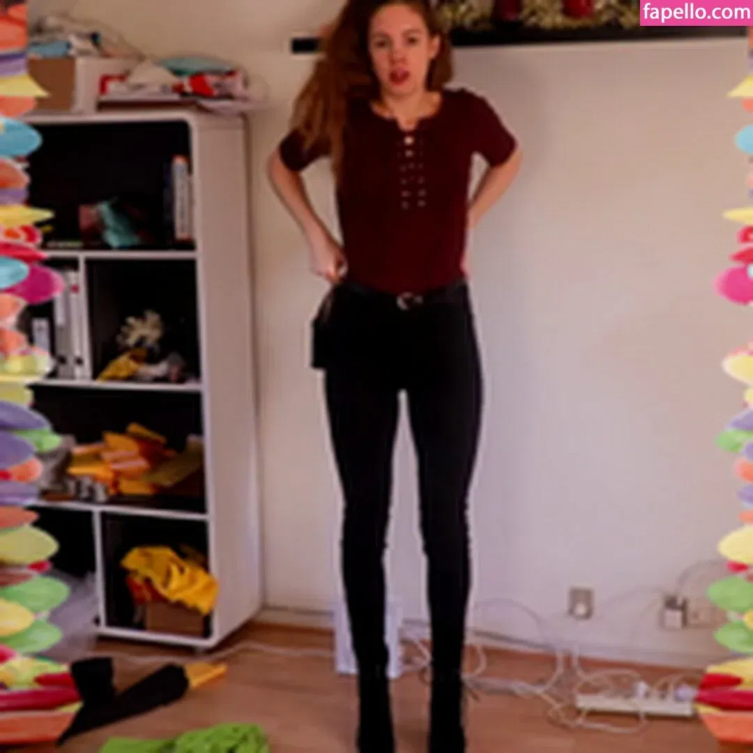 Rapunzel ASMR Onlyfans Photo Gallery 