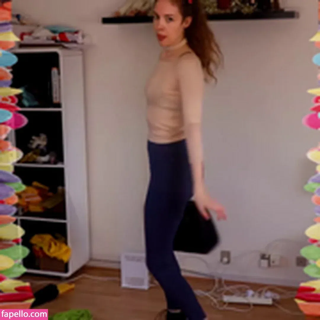 Rapunzel ASMR Onlyfans Photo Gallery 