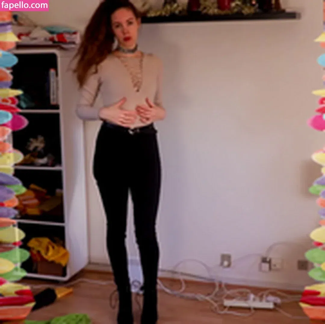 Rapunzel ASMR Onlyfans Photo Gallery 