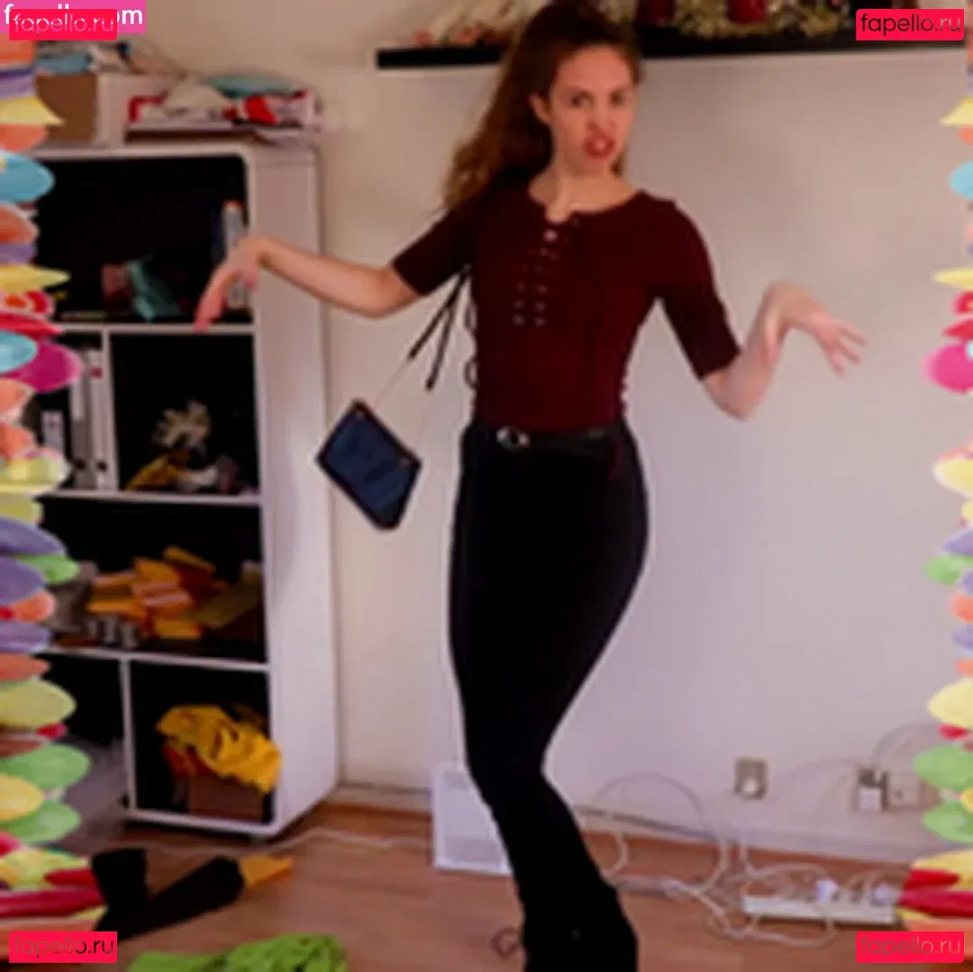 Rapunzel ASMR Onlyfans Photo Gallery 