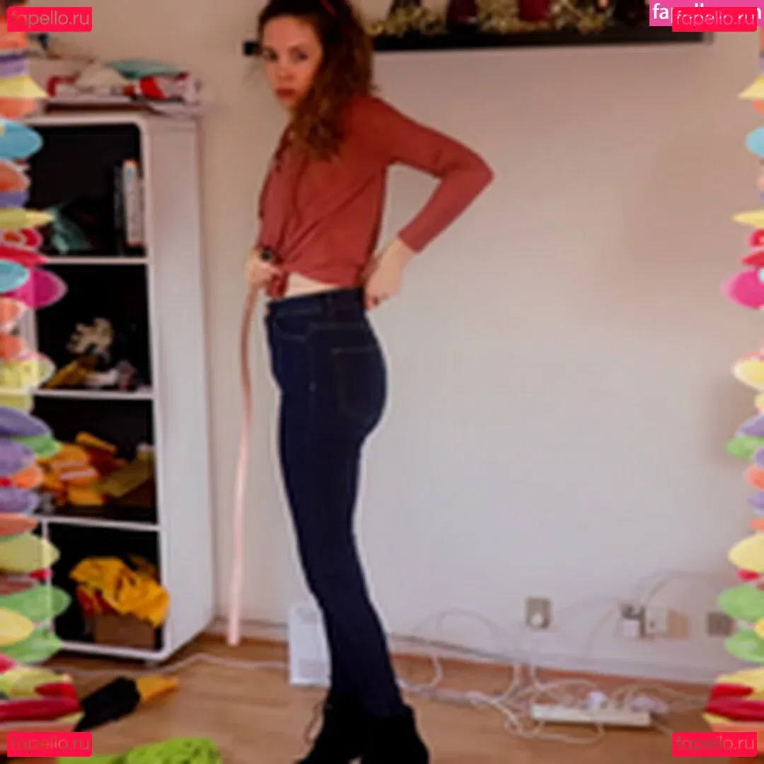 Rapunzel ASMR Onlyfans Photo Gallery 