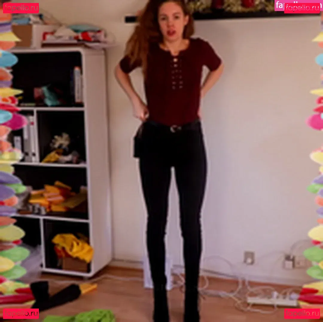 Rapunzel ASMR Onlyfans Photo Gallery 