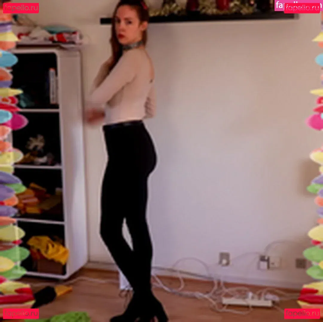 Rapunzel ASMR Onlyfans Photo Gallery 