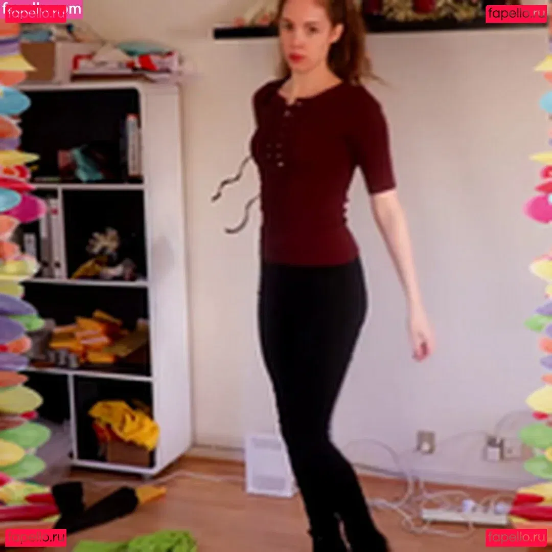 Rapunzel ASMR Onlyfans Photo Gallery 