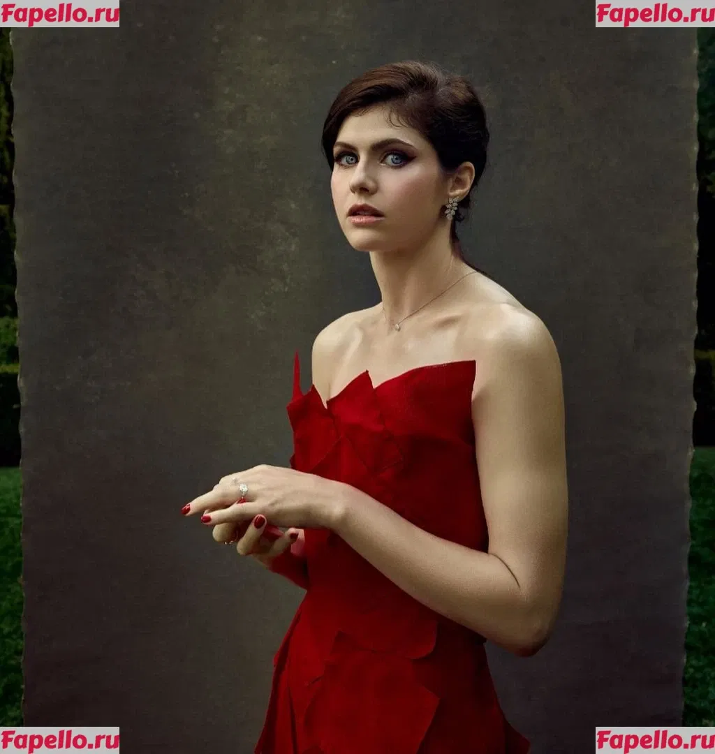 Alexandra Daddario Onlyfans Photo Gallery 