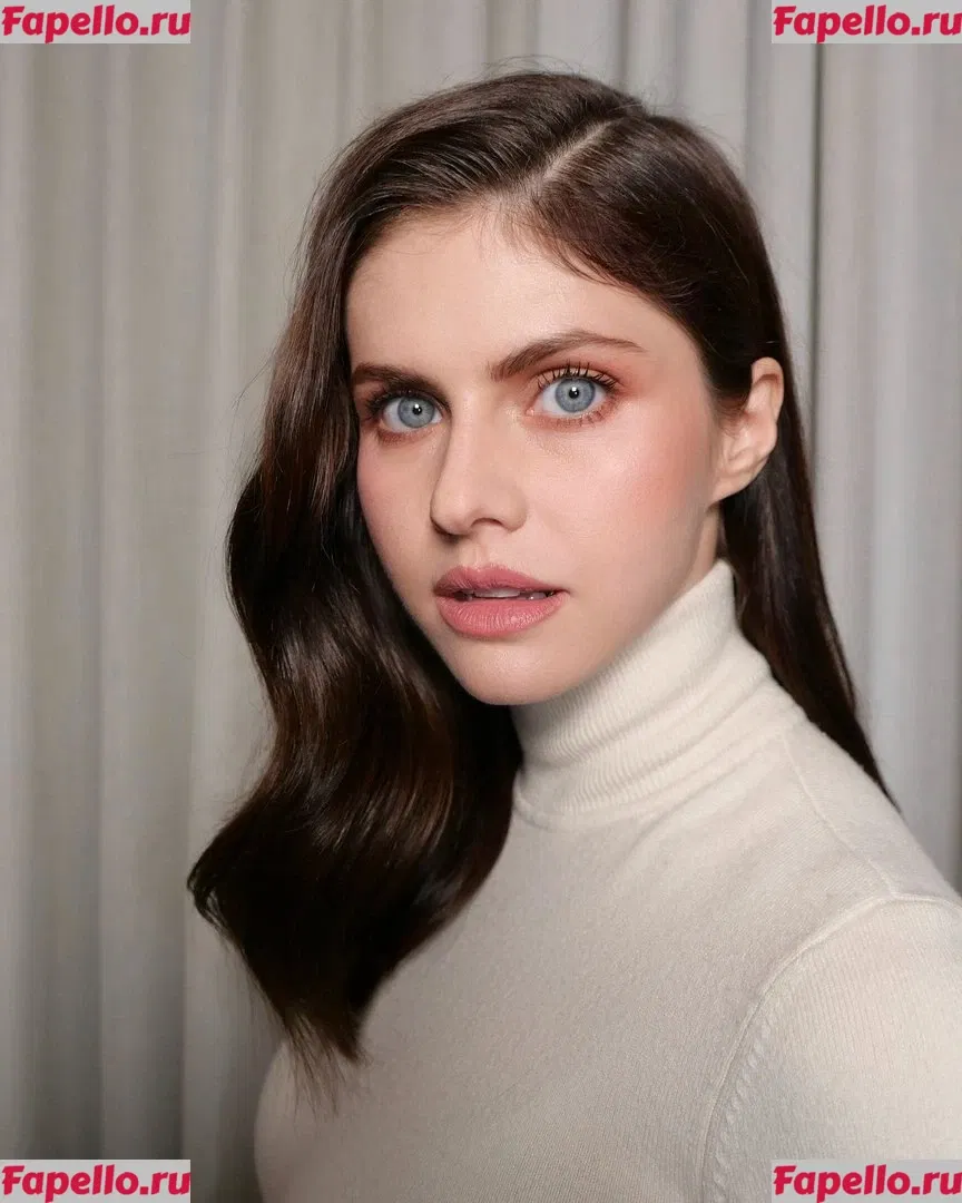 Alexandra Daddario Onlyfans Photo Gallery 