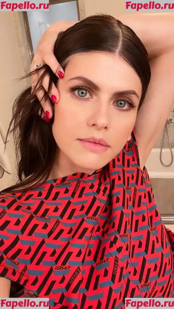 Alexandra Daddario Onlyfans Photo Gallery 