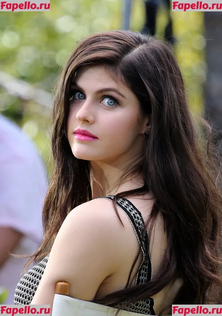 Alexandra Daddario Onlyfans Photo Gallery 