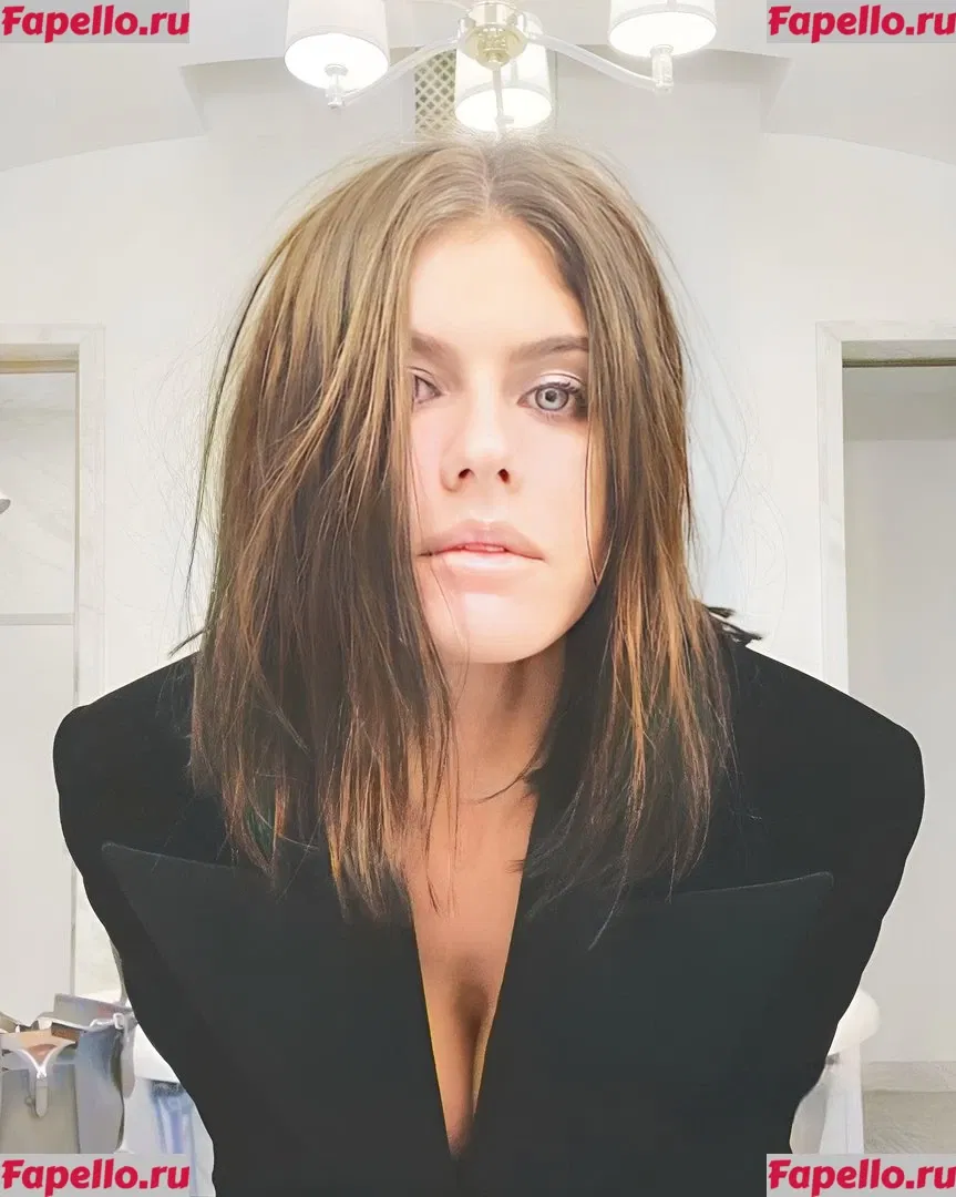 Alexandra Daddario Onlyfans Photo Gallery 