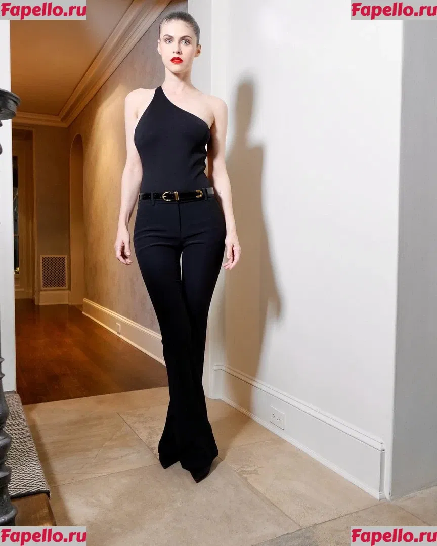 Alexandra Daddario Onlyfans Photo Gallery 