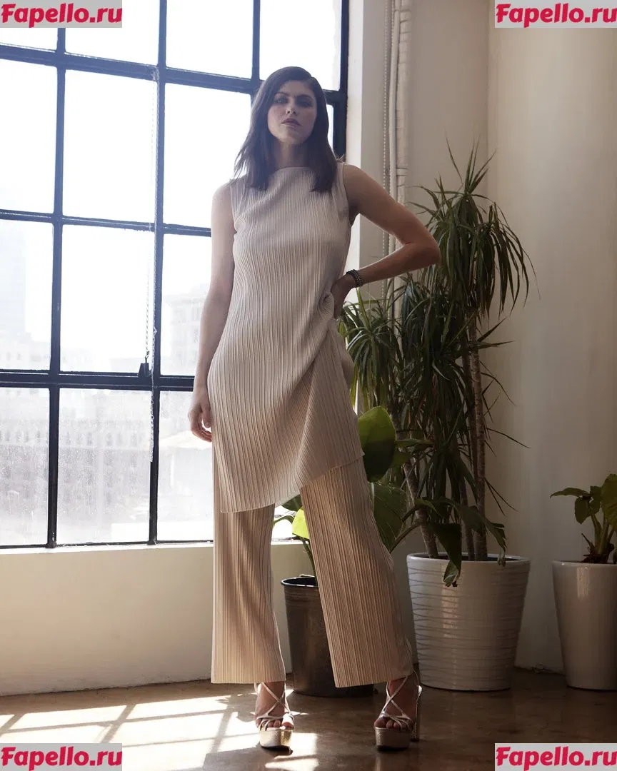 Alexandra Daddario Onlyfans Photo Gallery 