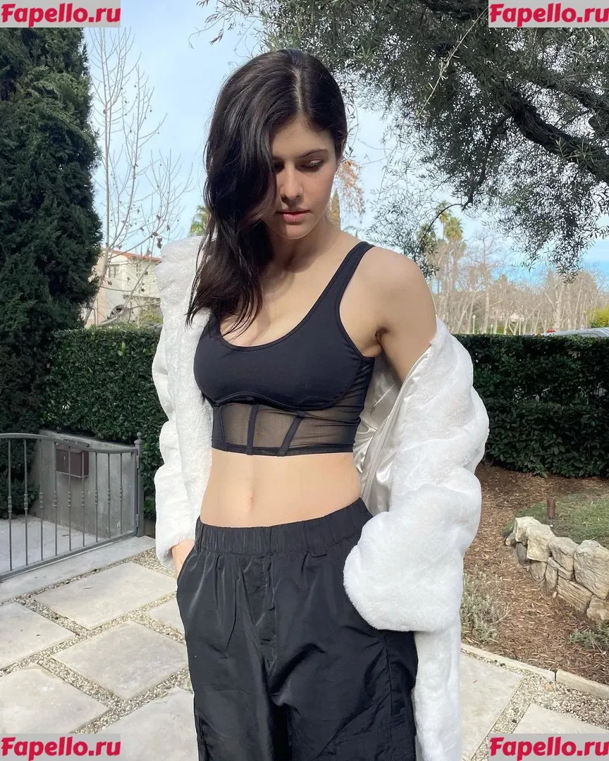 Alexandra Daddario Onlyfans Photo Gallery 