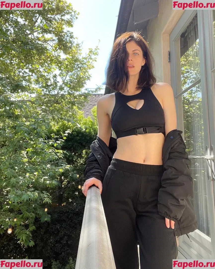 Alexandra Daddario Onlyfans Photo Gallery 