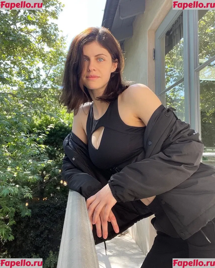 Alexandra Daddario Onlyfans Photo Gallery 