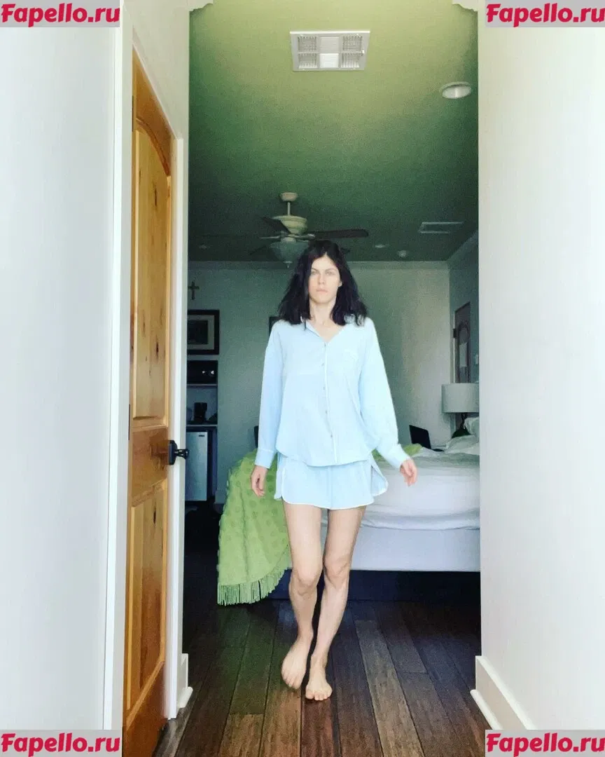 Alexandra Daddario Onlyfans Photo Gallery 