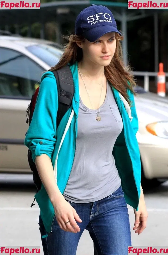 Alexandra Daddario Onlyfans Photo Gallery 