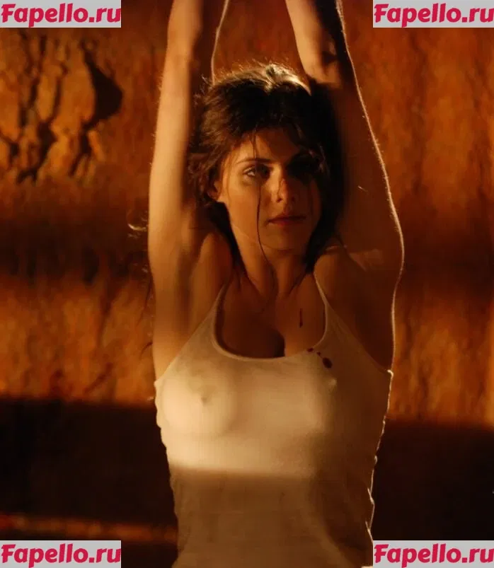 Alexandra Daddario Onlyfans Photo Gallery 