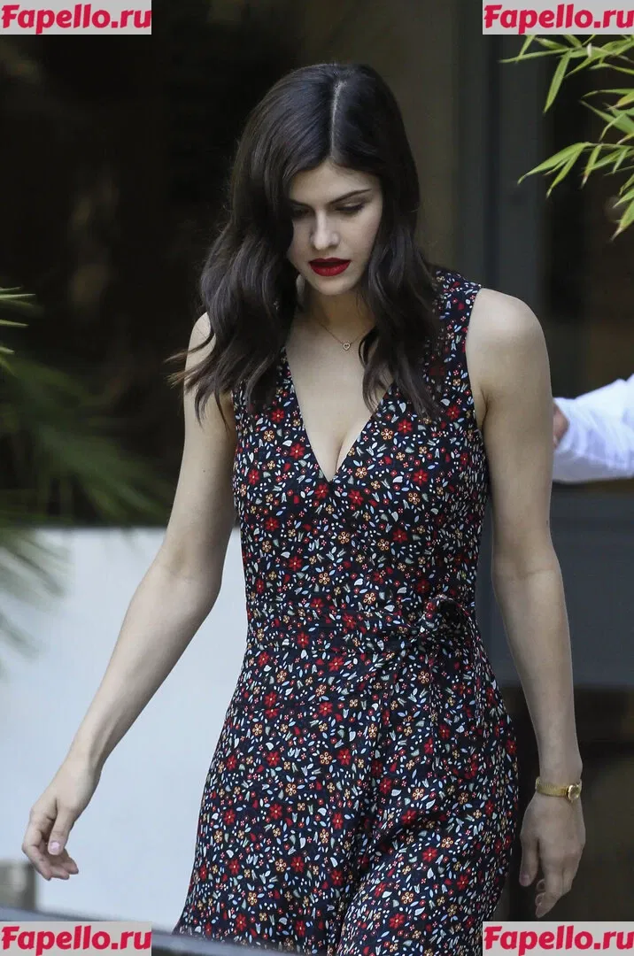Alexandra Daddario Onlyfans Photo Gallery 