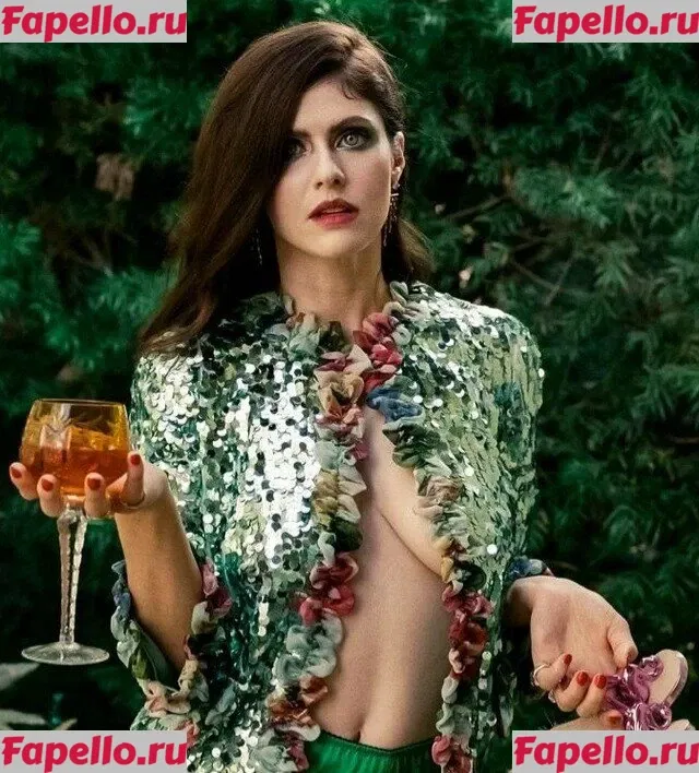 Alexandra Daddario Onlyfans Photo Gallery 