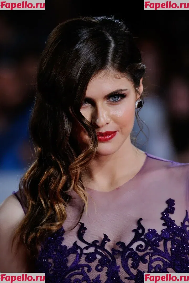 Alexandra Daddario Onlyfans Photo Gallery 