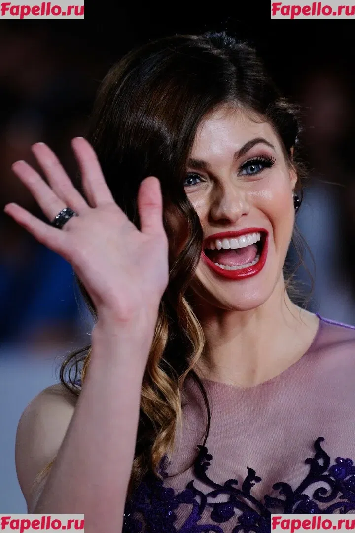 Alexandra Daddario Onlyfans Photo Gallery 