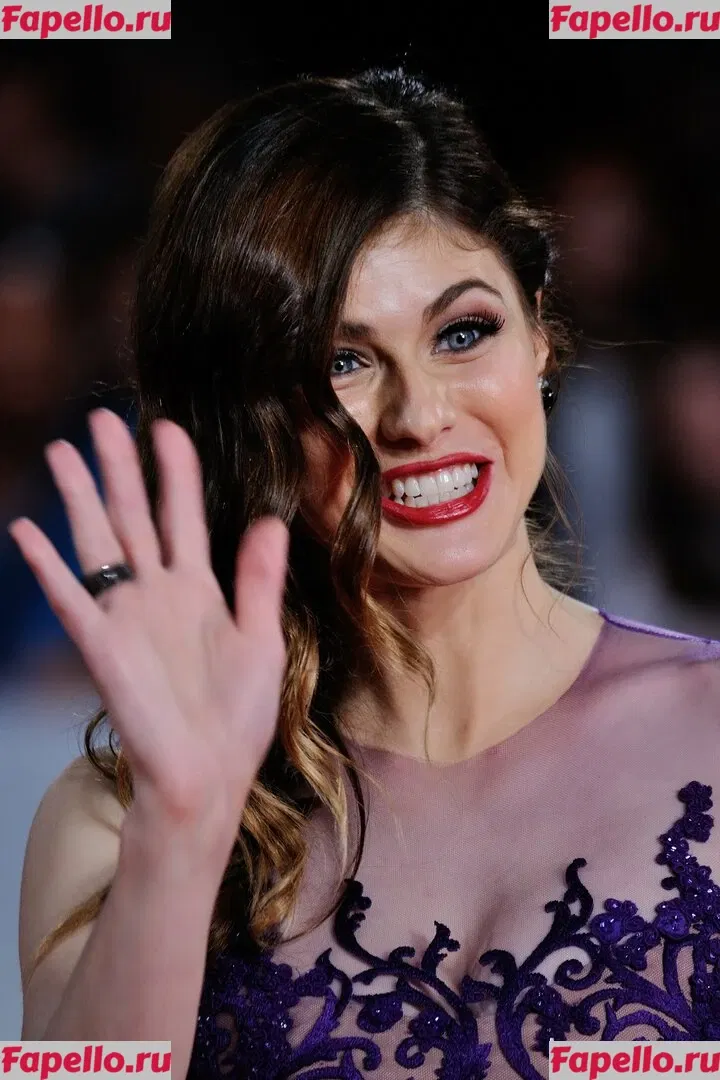 Alexandra Daddario Onlyfans Photo Gallery 