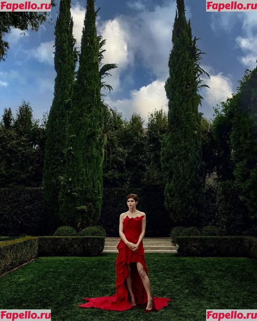 Alexandra Daddario Onlyfans Photo Gallery 