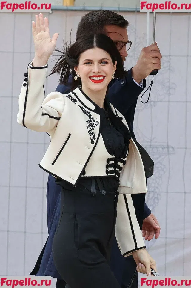 Alexandra Daddario Onlyfans Photo Gallery 