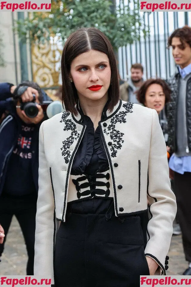 Alexandra Daddario Onlyfans Photo Gallery 